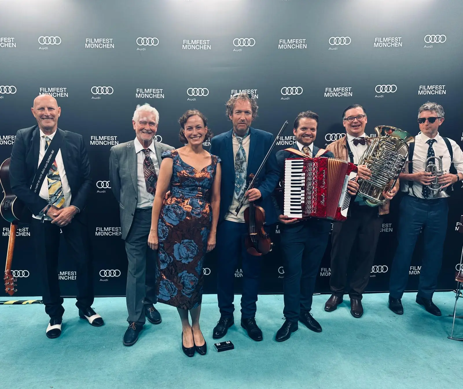 Schicksalscombo auf der Kalter-Hund-Premierenfeier